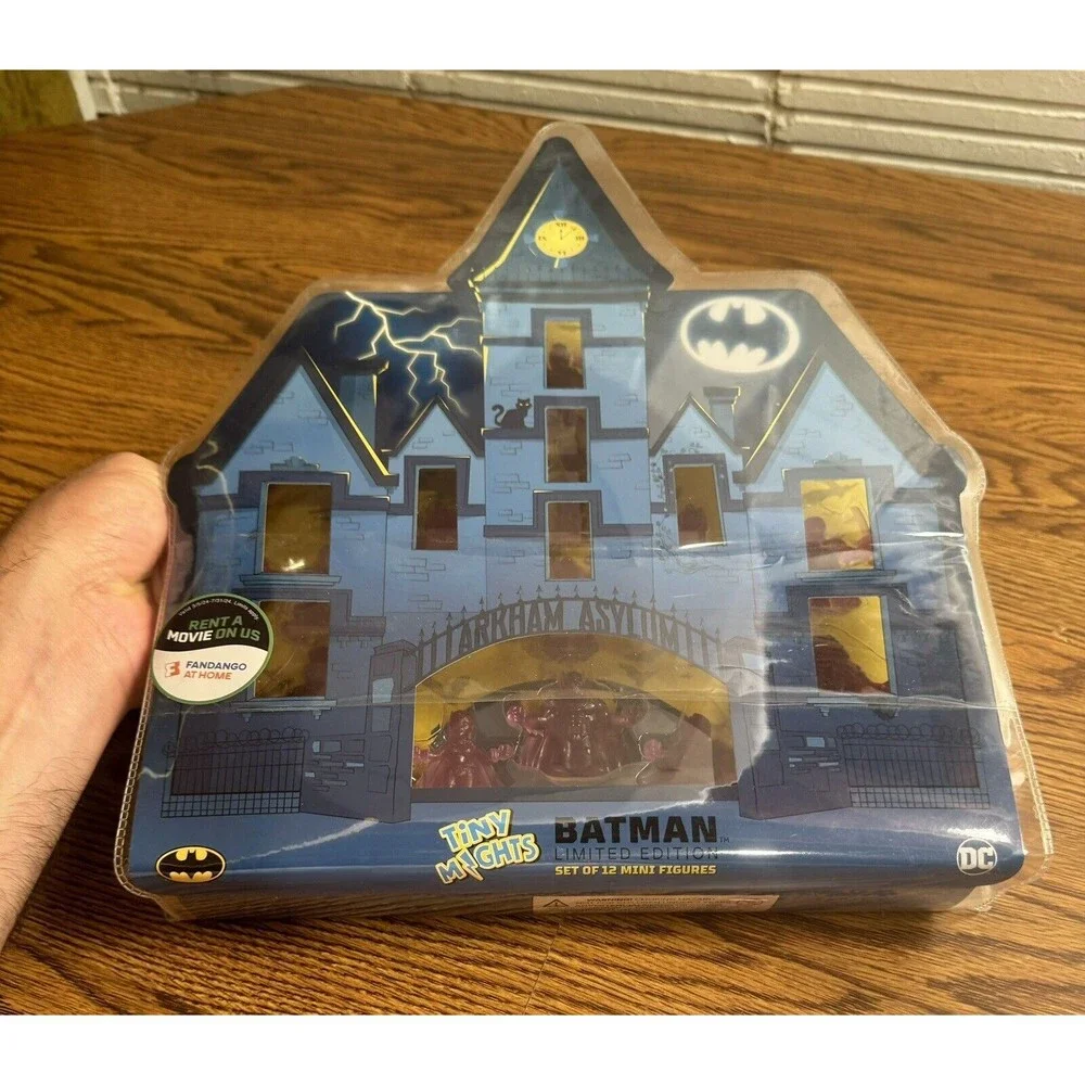 CultureFly Tiny Mights - Batman: Arkham Asylum LE - 12 Action‎ Figures -